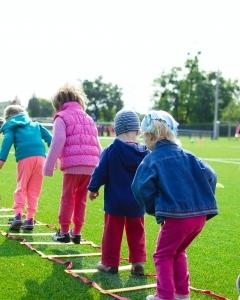 Research Note: Modelling of the 2022 Coalition and Labor Child Care Policies
