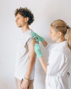 Ongoing disparities in COVID-19 vaccine uptake in Australia using survey data – August 2022